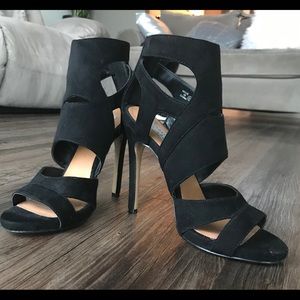 Size 10 Chelsea & Zoe Fannie High Heel - Black
